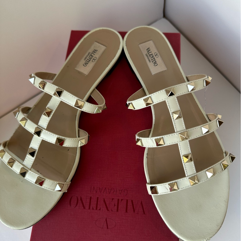 Valentino Garavani Rockstud Slide Sandals